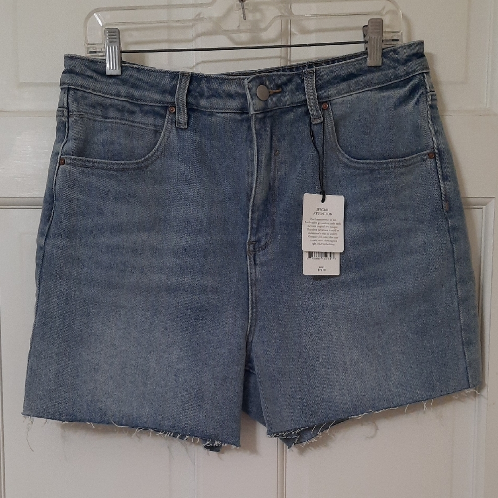 Blue Jean Shorts with Frayed Hem and Stretch blue jean shorts Sz 32